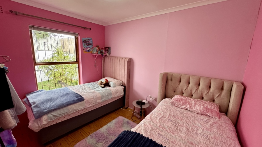 3 Bedroom Property for Sale in Kirstenhof Western Cape